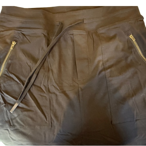 Athleta Dresses & Skirts - Athleta Black Mini Cargo Skirt Athletic
